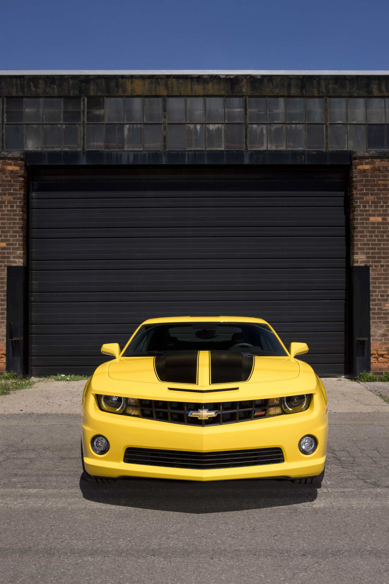 Illustration for article titled Chevy Camaro Transformers Edition: Robogasm In Plain Sight